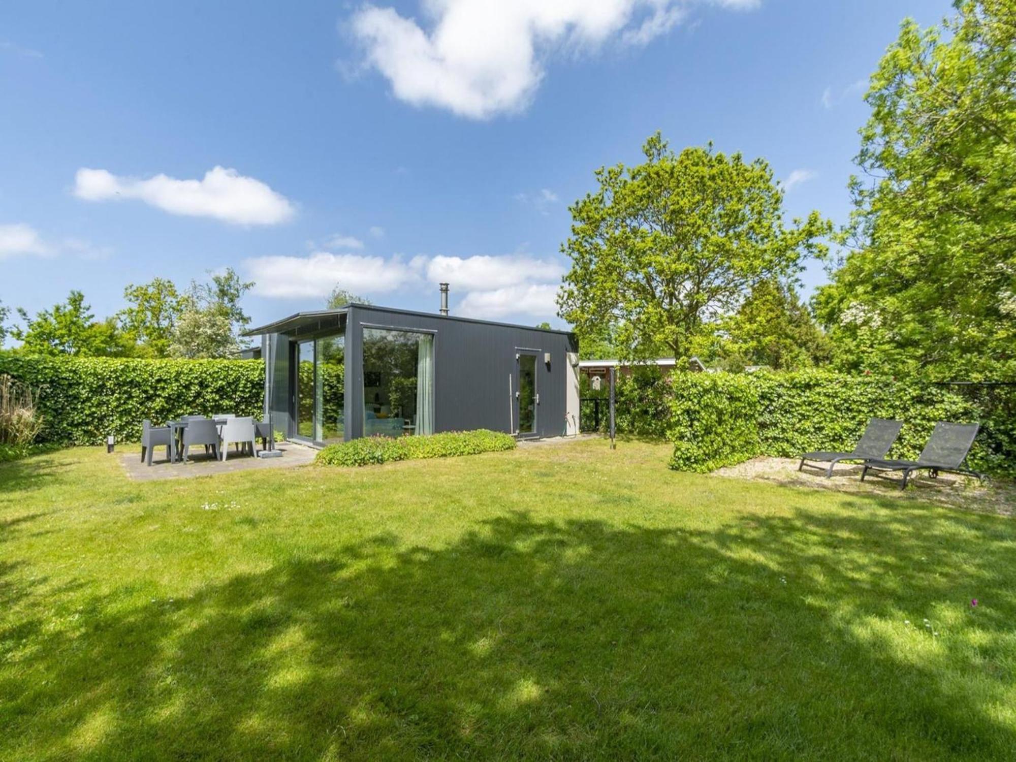 Beautiful Holiday Home With Spacious Garden Sint Maartensvlotbrug Kültér fotó
